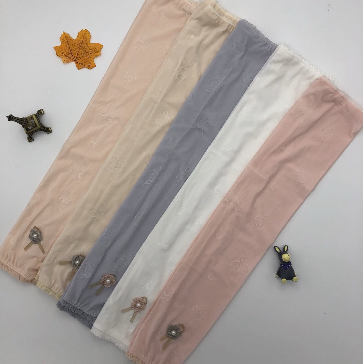 Fashionable lace ice sleeves thumbnail