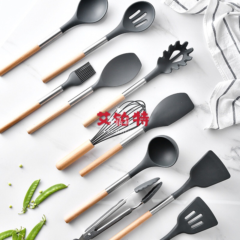 Silicone Spatula For Non-Stick Frying Pan Protective Pot Stir-Frying Spatula Household Soup Spoon Kitchen Utensils High Temperature Resistant Silicone Spatula With Wooden Handle details Picture