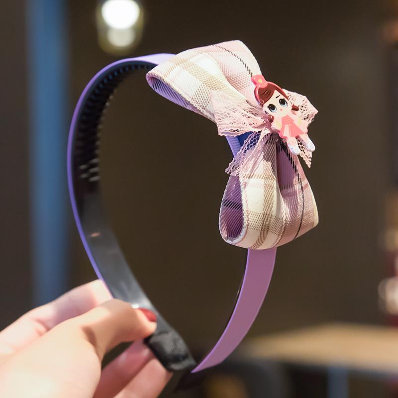 A new fashionable headband made of fabric for children, a daily hair binding and fixation accessory for girls, and a hair clip undefined