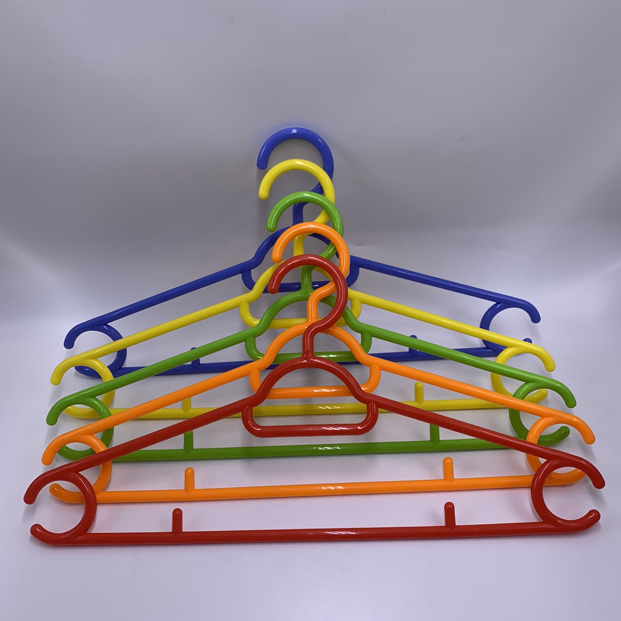 衣架浴帘杆彩色衣架产品图