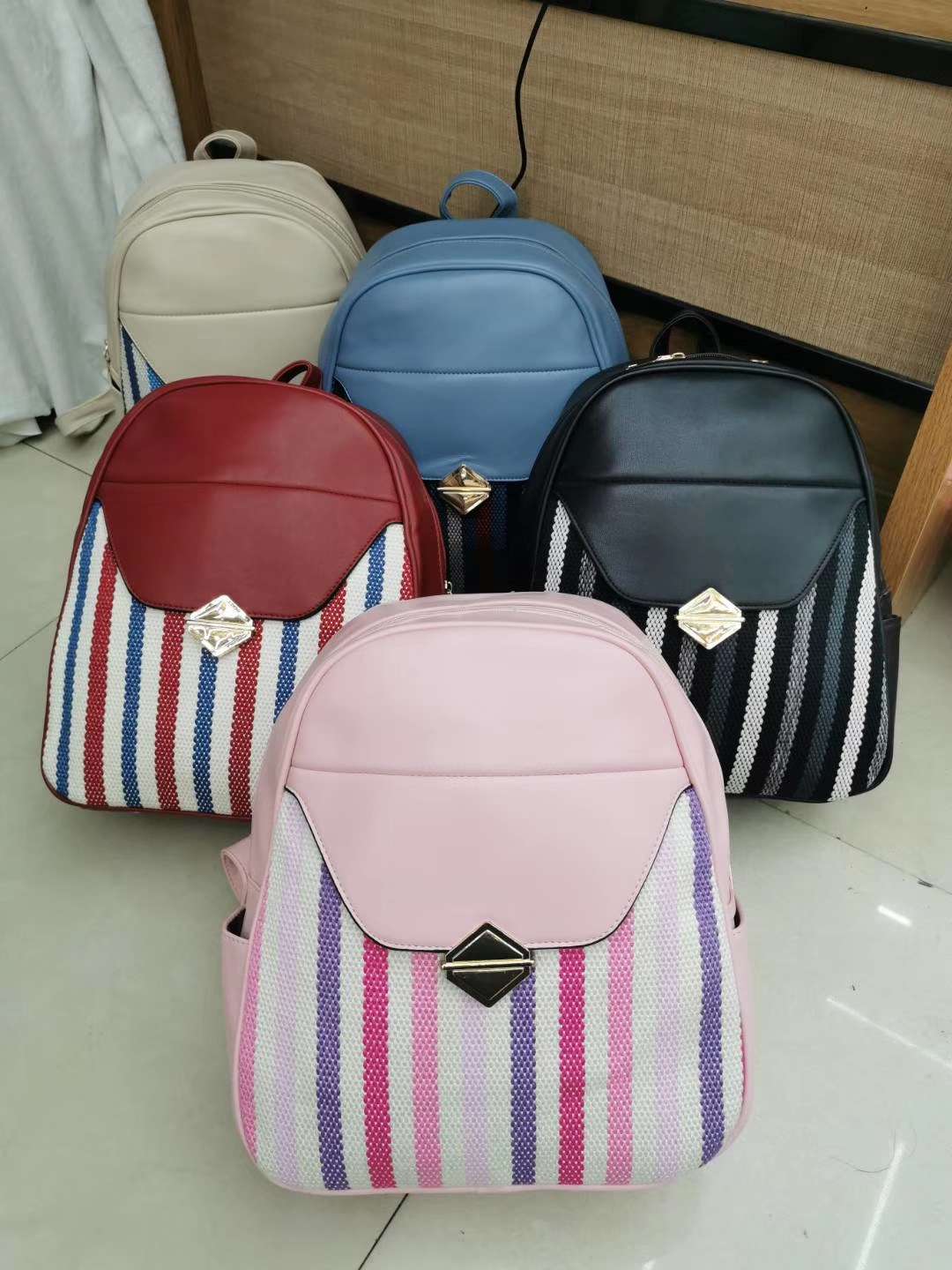 backpack thumbnail