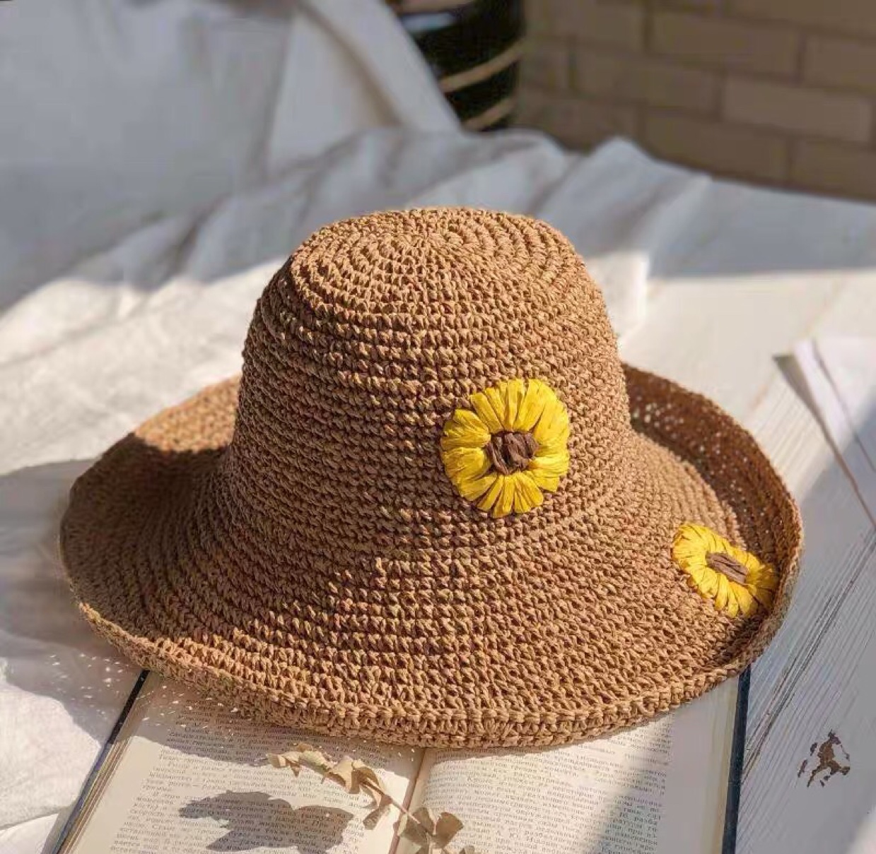 Straw hat summer beach sunshade grass woven sun block fisherman hat lady small fresh hat web celebrity folding summer thumbnail