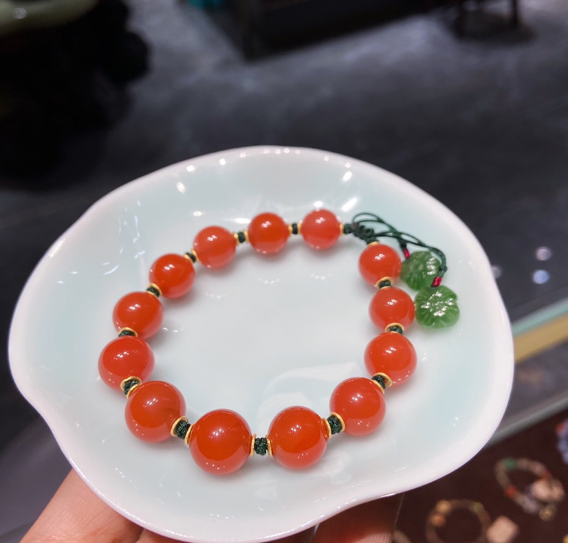 Birthday gift festival high-grade jewelry South red agate bracelet gold handmade pieces