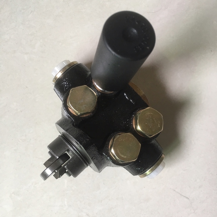 European truck oil pump, Mercedes-Benz oil pump, 0440008071 thumbnail