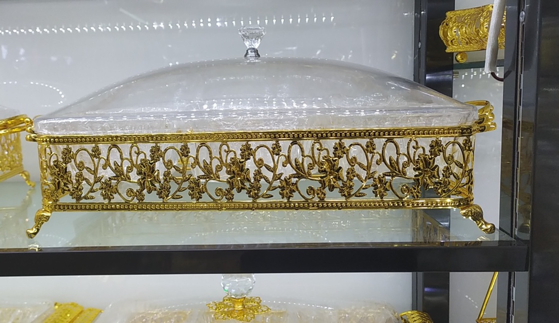 厂家直销批发零售创意金属制品陶瓷亚克力糖果盒甜品摆件工艺品饰品摆件