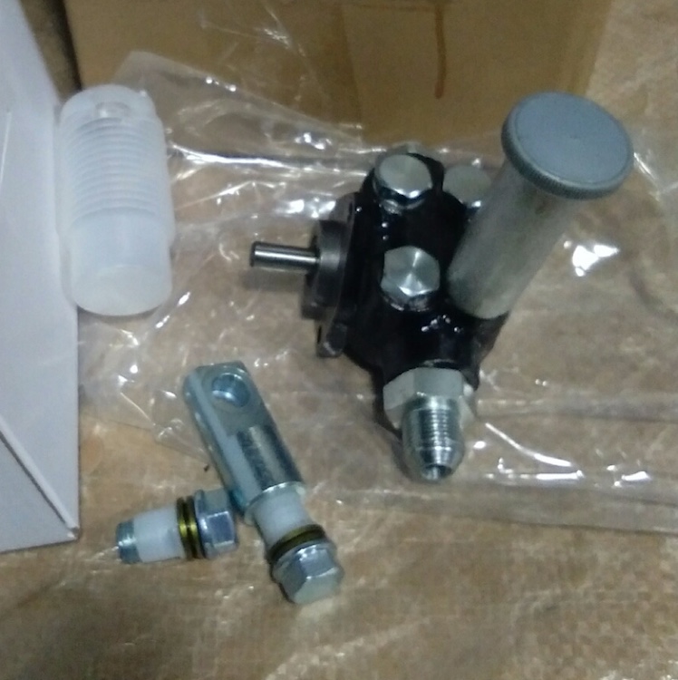 Japanese construction machinery Isuzu truck top rod hand pump oil pump