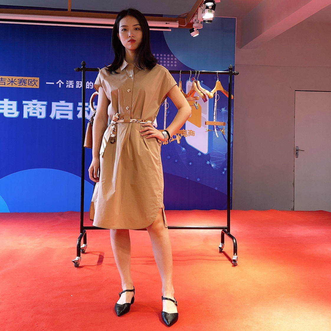 Jimmy Seio cotton, a fashionable and simple brand dress in khaki, black and orange Item Picture