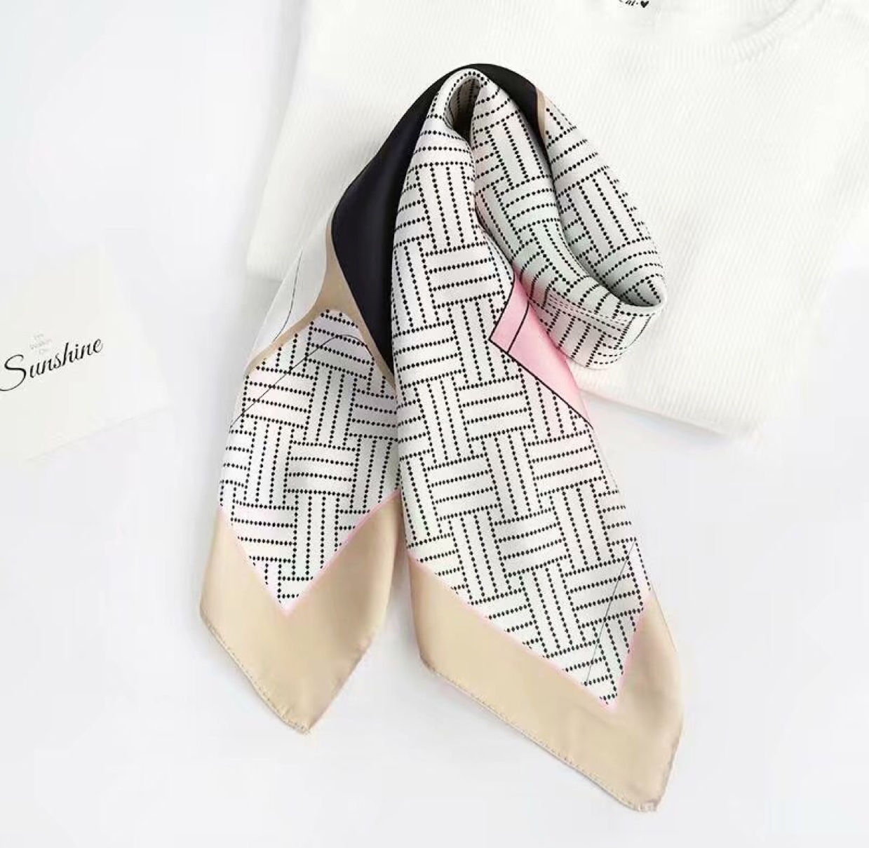 韩式新品小方巾丝巾女70x70小丝巾公主四方巾脖子春秋季方巾白底实物图