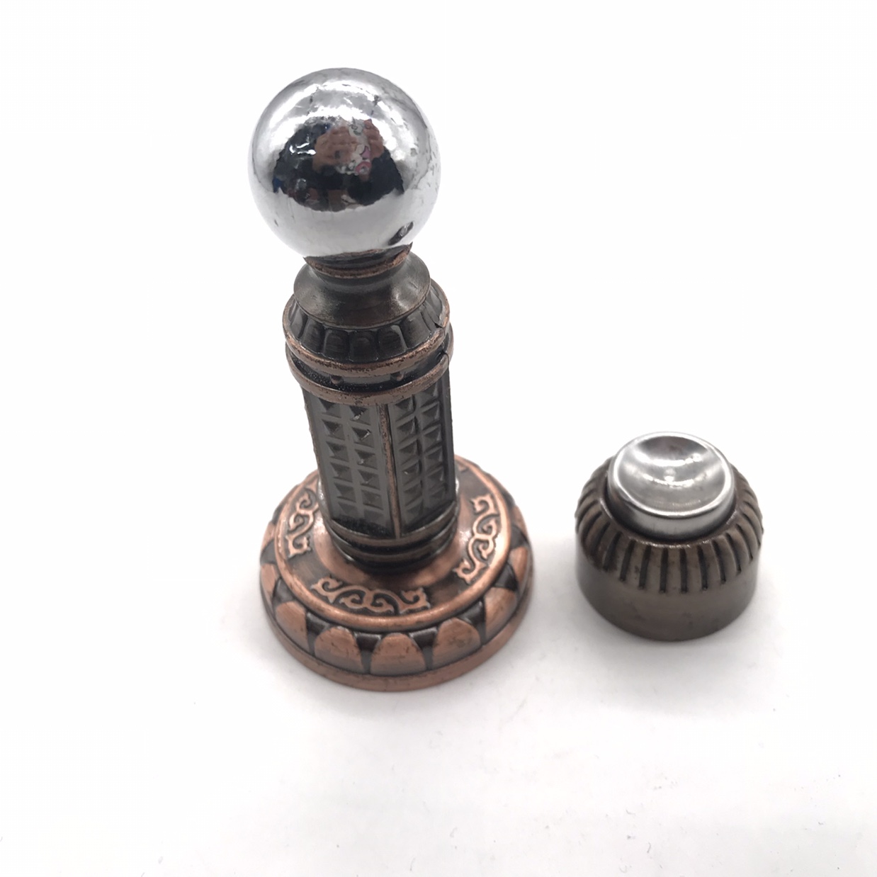 Shuzan European-style retro zinc alloy shackle door stop strong magnetic anti-collision golden antique copper door stop suitable for computer desk details Picture