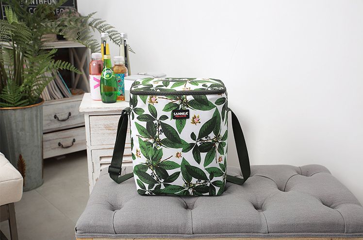 SANNE's new lunch bag, Amazon cold insulation aluminum film insulated bag, crossbody convenient picnic bag, ice storage bag Application Scenario