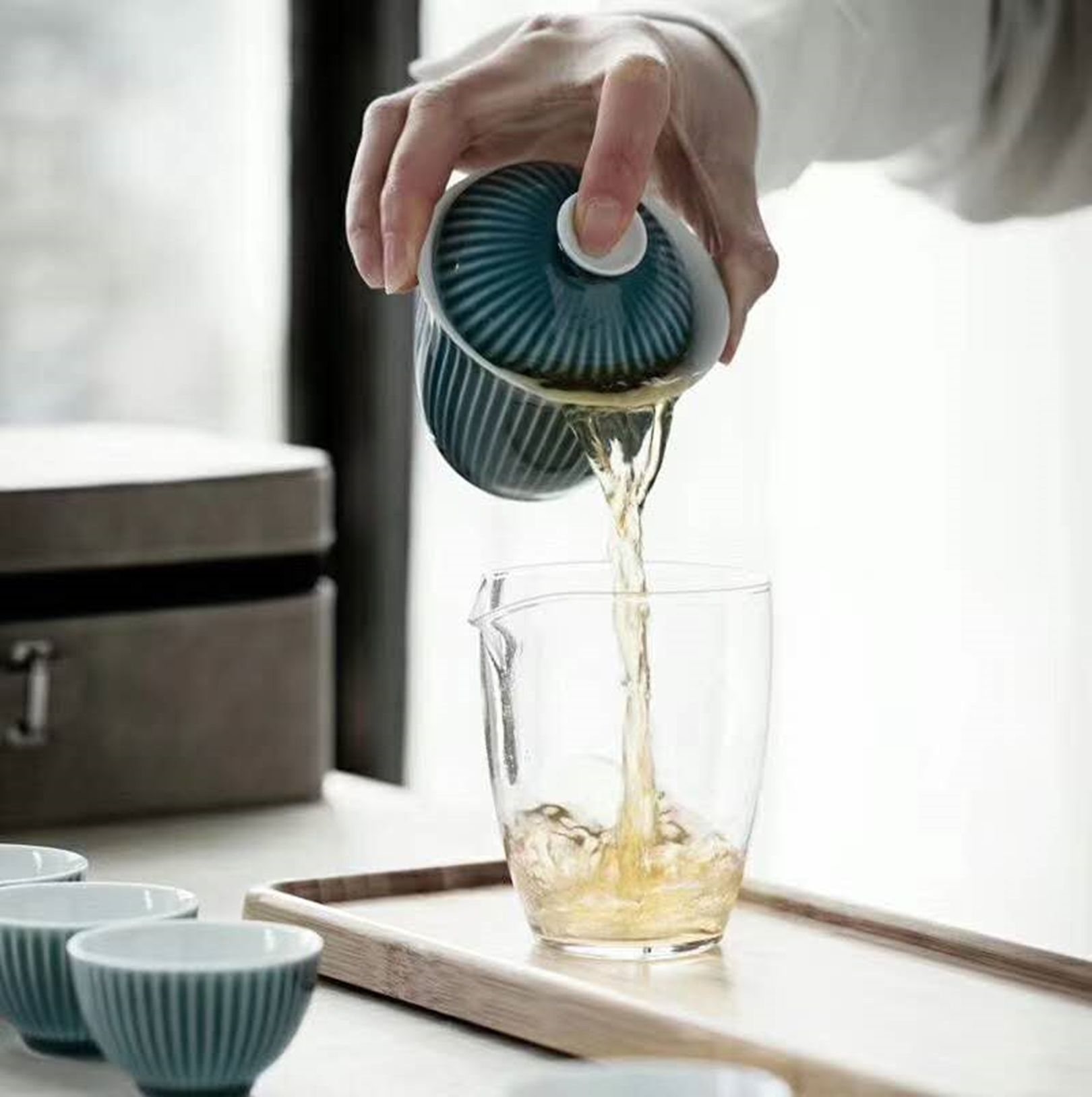 Yiwu's fine decorative handicrafts and tea sets