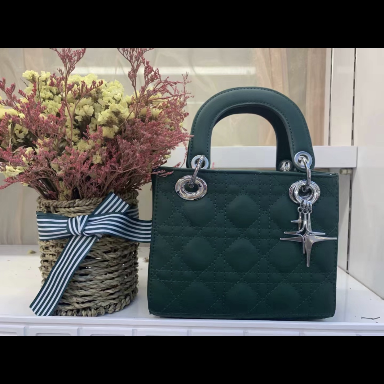 8 female bag thumbnail