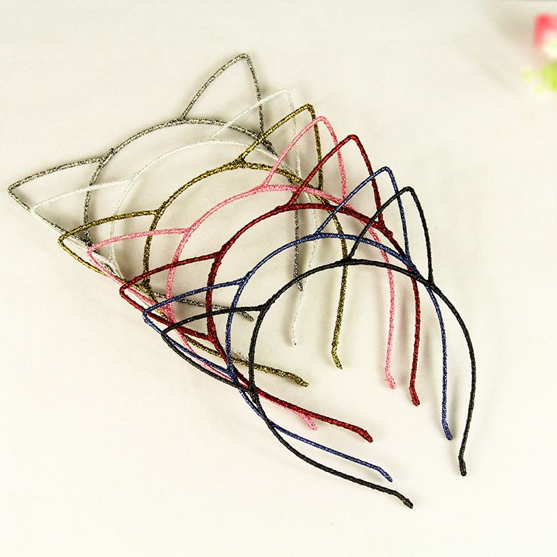 The shiny silk cat ear hairband is a versatile travel accessory for children, cute and exclusive for kids