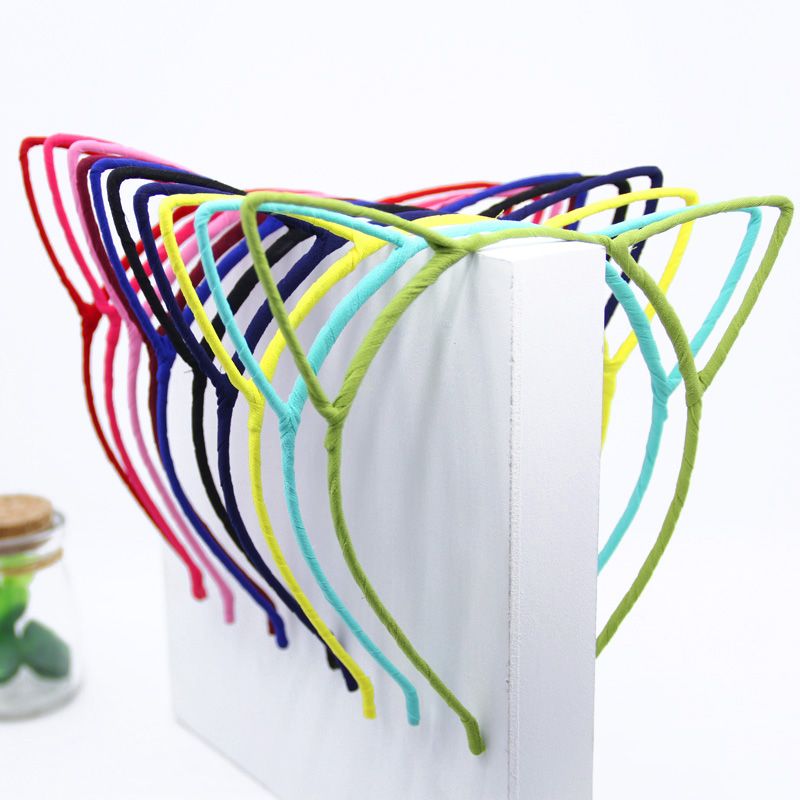 Chiffon cat-ear hairbands are versatile and exclusive travel accessories for children, making them cute and unique