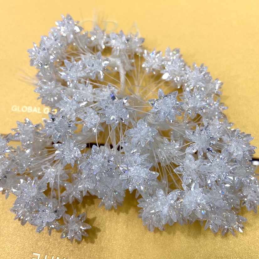 Earrings and ice flower ball accessories Specification image