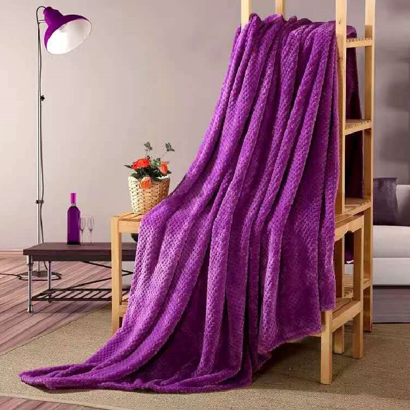 كما ان الصانعة الذين يستعملون بطانيات الاناناس الملونة ليدفئوا بشرتهم Item Picture