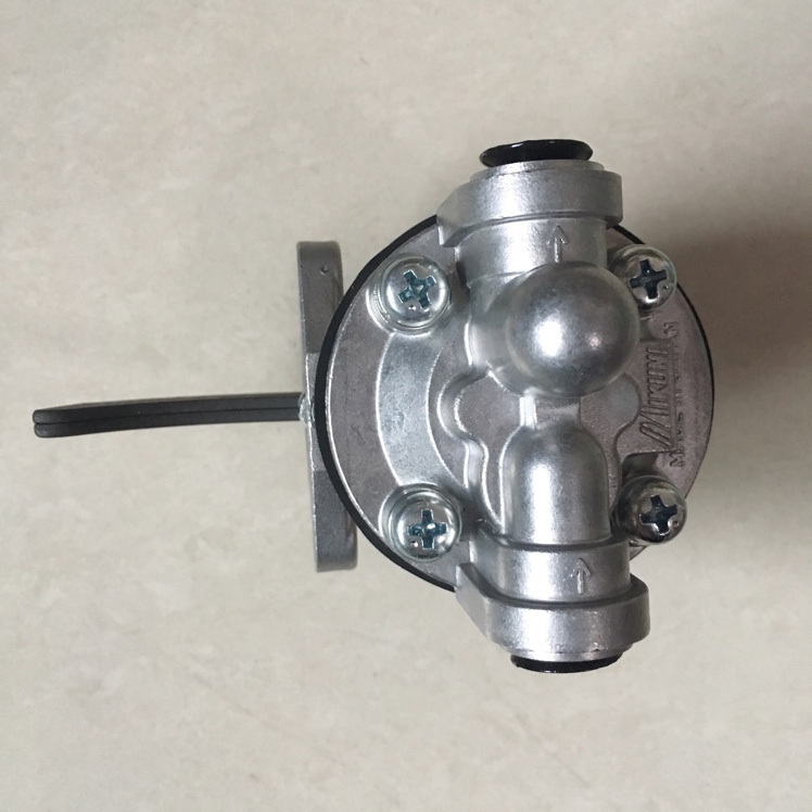 KUBOTA agricultural machinery tractor Mower diaphragm type mechanical oil pump 16604-52032 15263-52030 R236