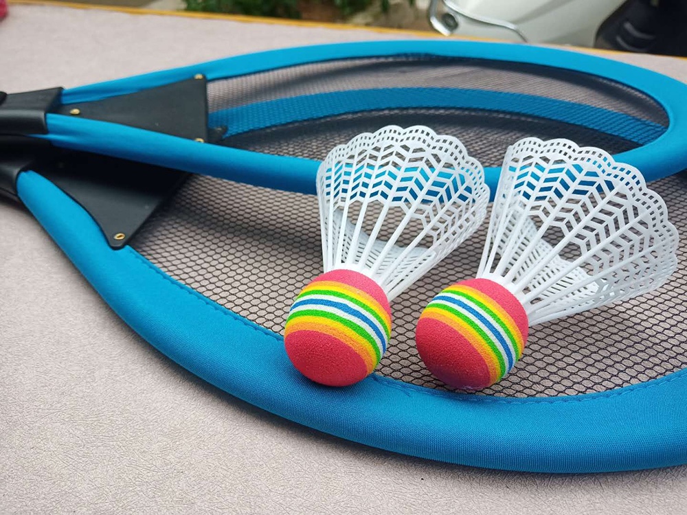 Internet celebrity Tiktok Light badminton racket set children adult parent-child interactive fitness outdoor sports objects Application Scenario