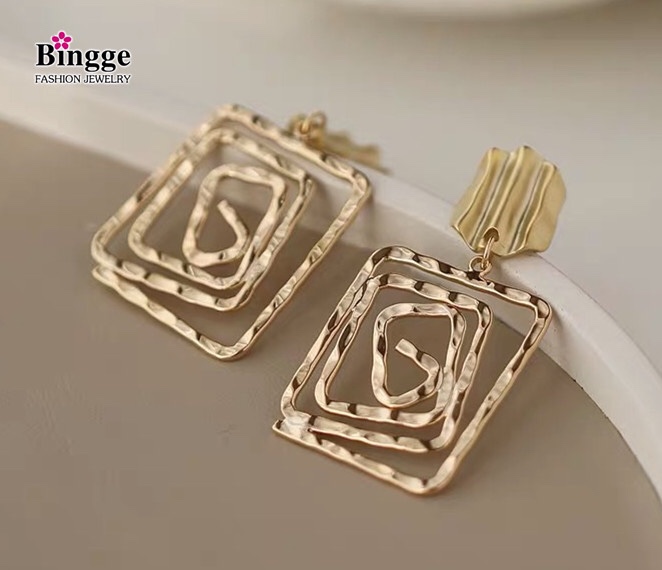 Exaggerated geometric square hollow metal earrings Korean temperament web celebrity creative design sense of earrings versatile American style thumbnail