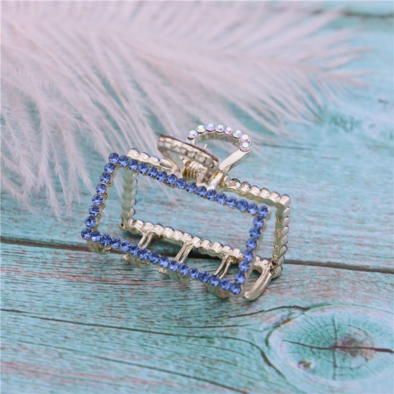 Yiwu Selection grab clip medium adult dish hair Korean rhinodrill disc hair accessories hair grab clip thumbnail