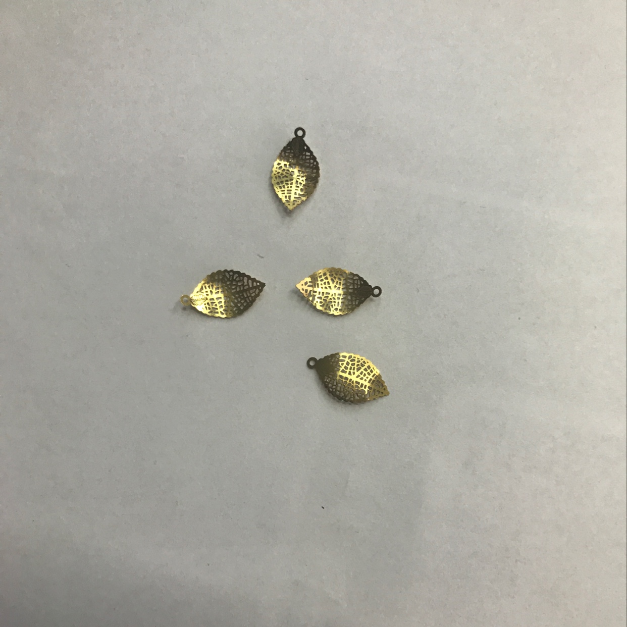 Feite computer chips, eco-friendly brass chips, hollowed-out small tree leaf jewelry accessories, earrings, necklaces, pendants and earrings