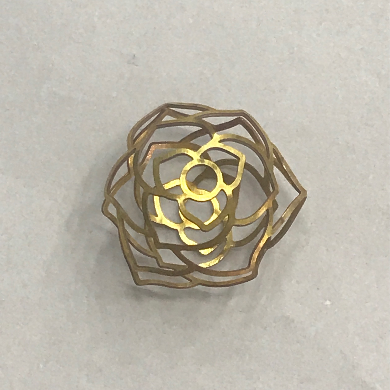 Feite computer chips, eco-friendly brass chips, rose chips, arched two pieces, one-piece package, zircon jewelry accessories, earrings, necklaces, pendants, earrings Application Scenario