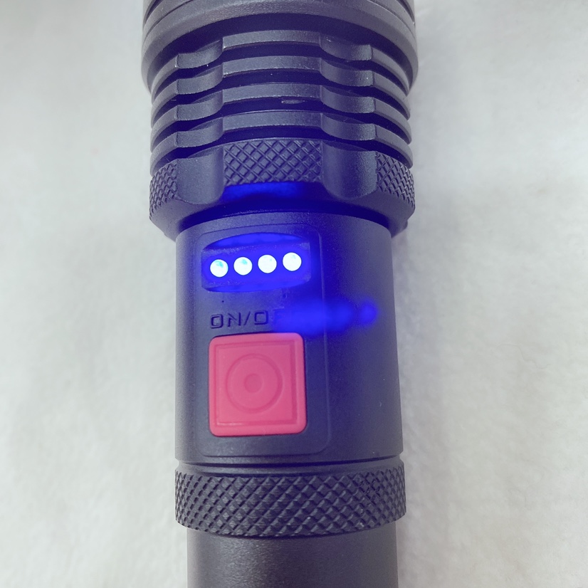 BL-X72-P90强光手电筒白底实物图