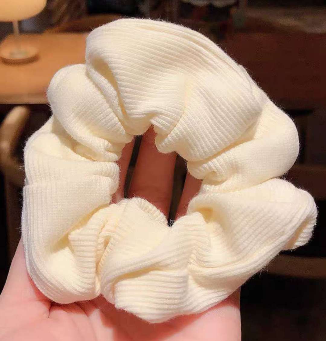 Solid-colored and elegant large intestine rings Application Scenario