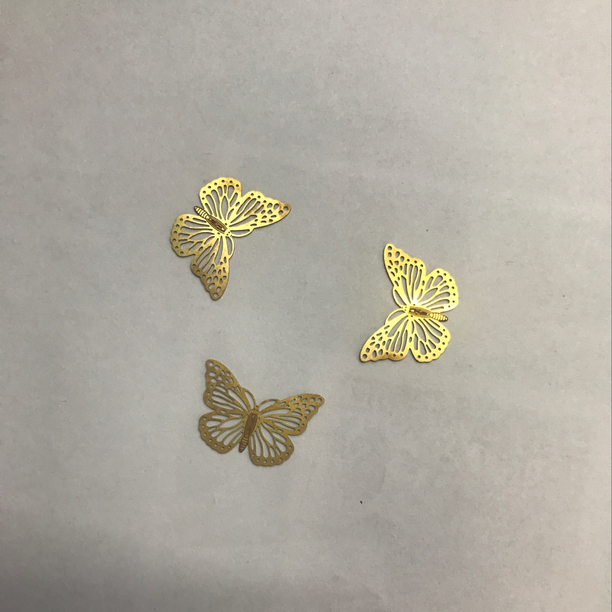 Feite computer chips, eco-friendly brass chips, hollowed-out butterfly chips, jewelry accessories, earrings, necklaces, pendants and earrings details Picture