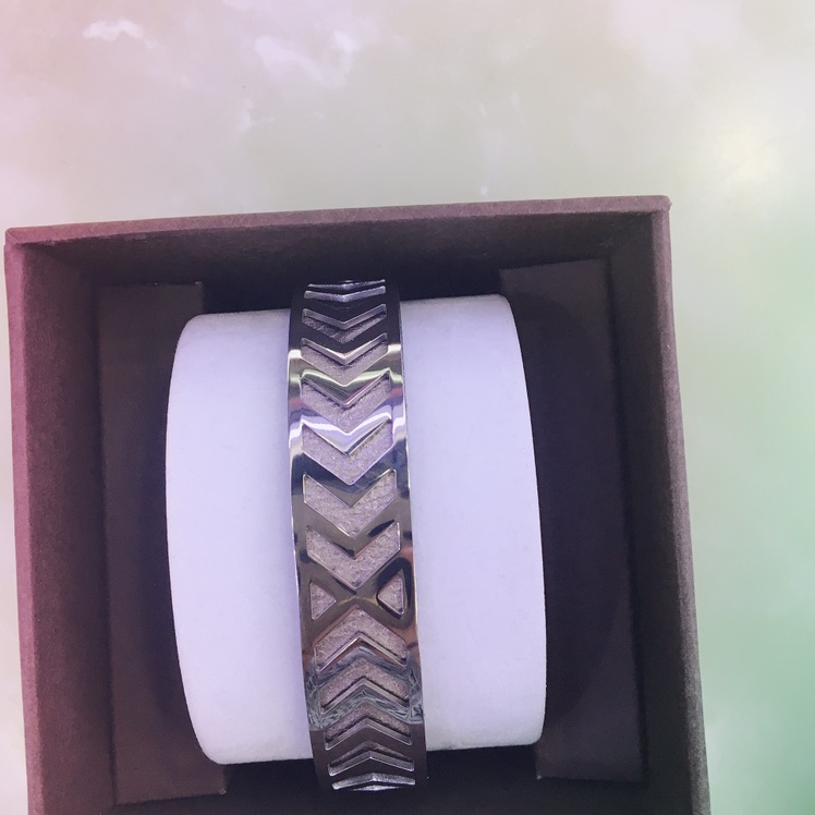 Stainless steel convertible bracelet, European and American style, unique design thumbnail