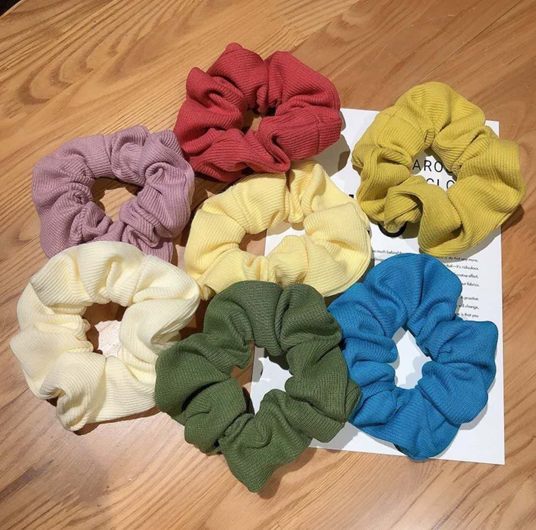 Solid-colored and elegant large intestine rings