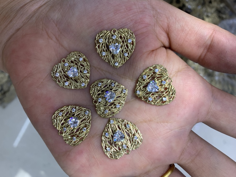 树干藤条桃心配件