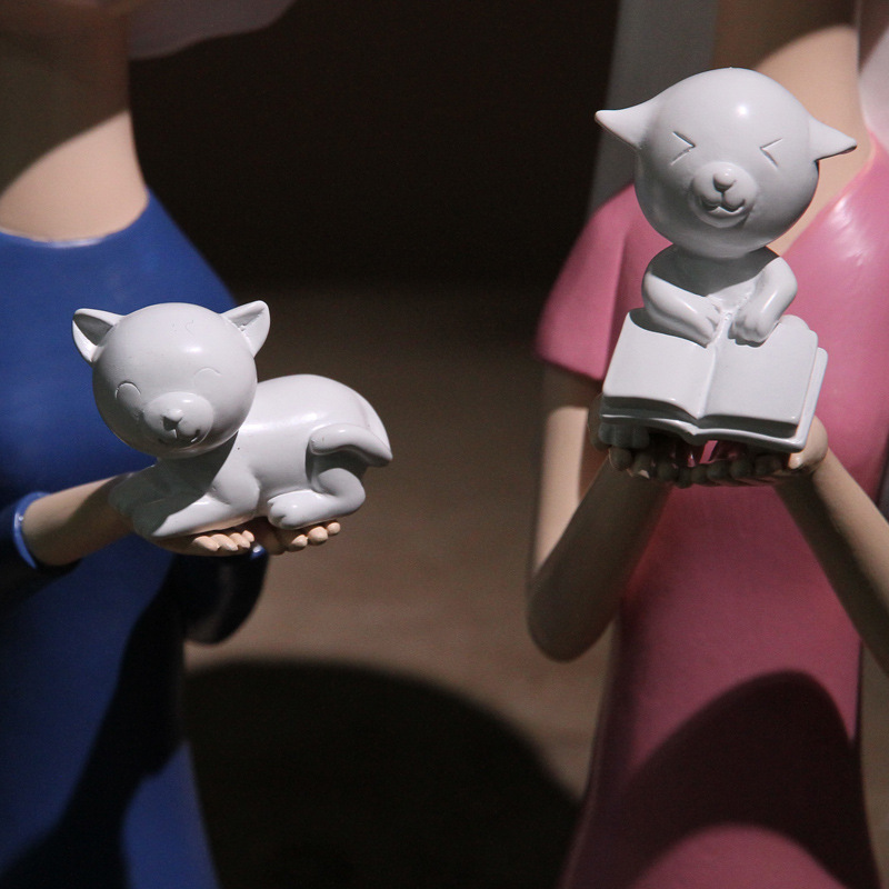 Trendy and creative countertop decorations, cute little girl ornaments, modern light luxury home TV cabinets, girl ornaments Application Scenario