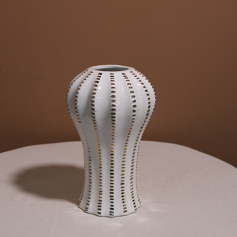 Simple home flower arrangement vases, modern model room soft furnishings, ceramic vases, ornaments, living room entrance, coffee table decorations Application Scenario