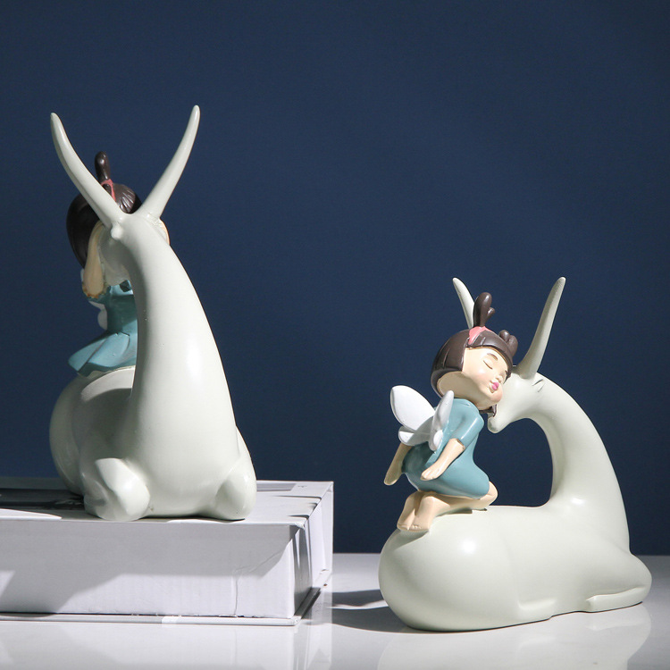 Factory direct sales of cartoon deer girls, girlish resin animal ornaments, modern, fashionable, simple and creative decorative items Item Picture