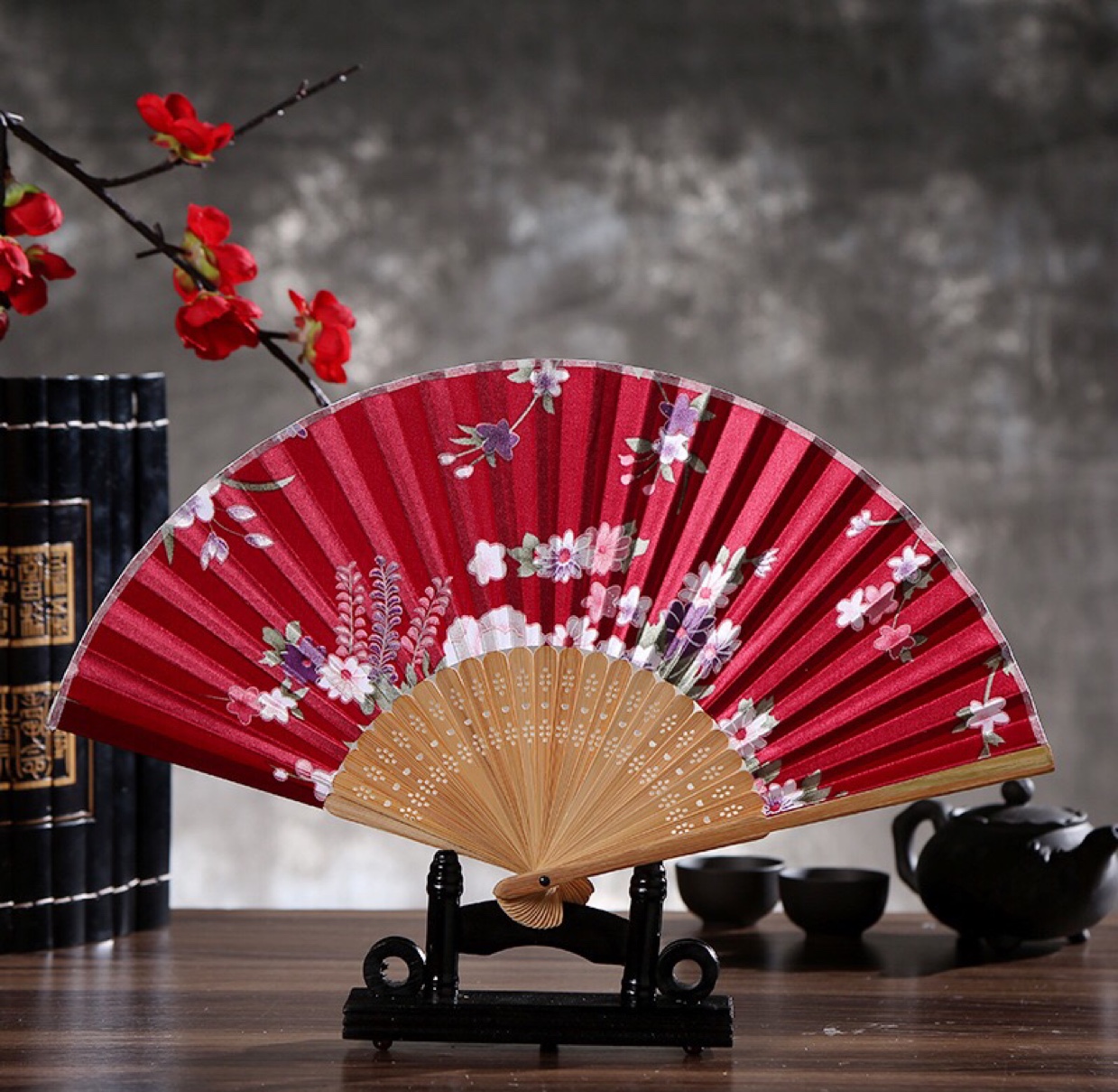 Color dingle lady folding fan, abanico de bambú details Picture