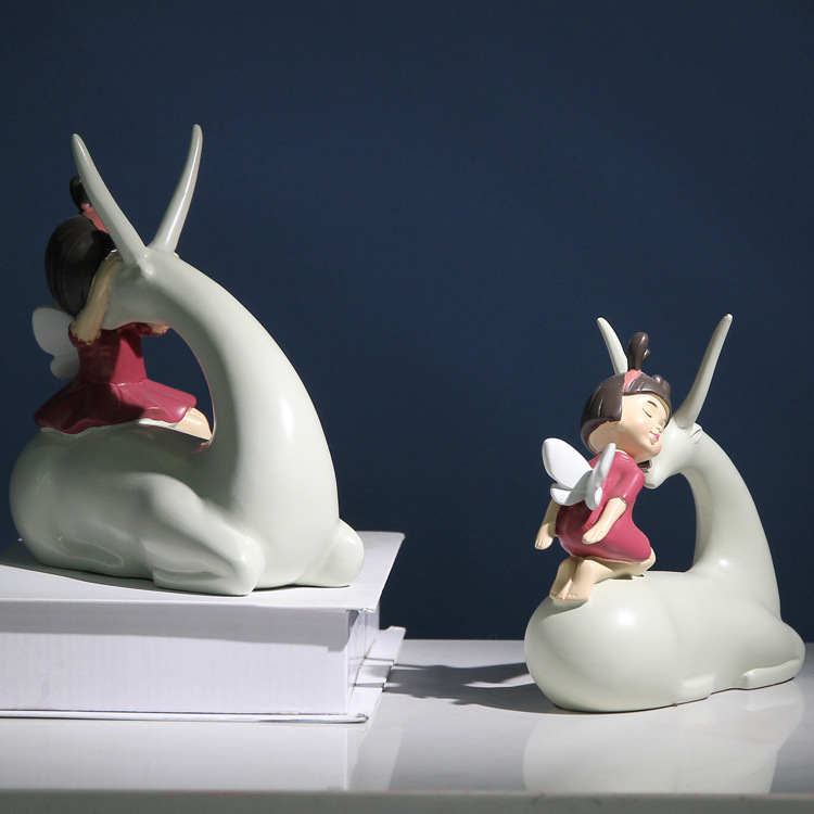 Customized cute character cartoon figurines, resin ornaments, little girl children's room desk handicrafts for your girlfriend Application Scenario