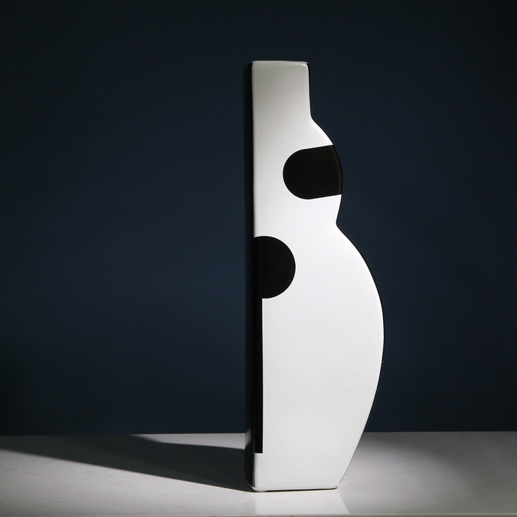 Creative abstract flower vases and ornaments, modern Nordic minimalist style ceramic vases and flower arrangements, home model room soft furnishings Application Scenario