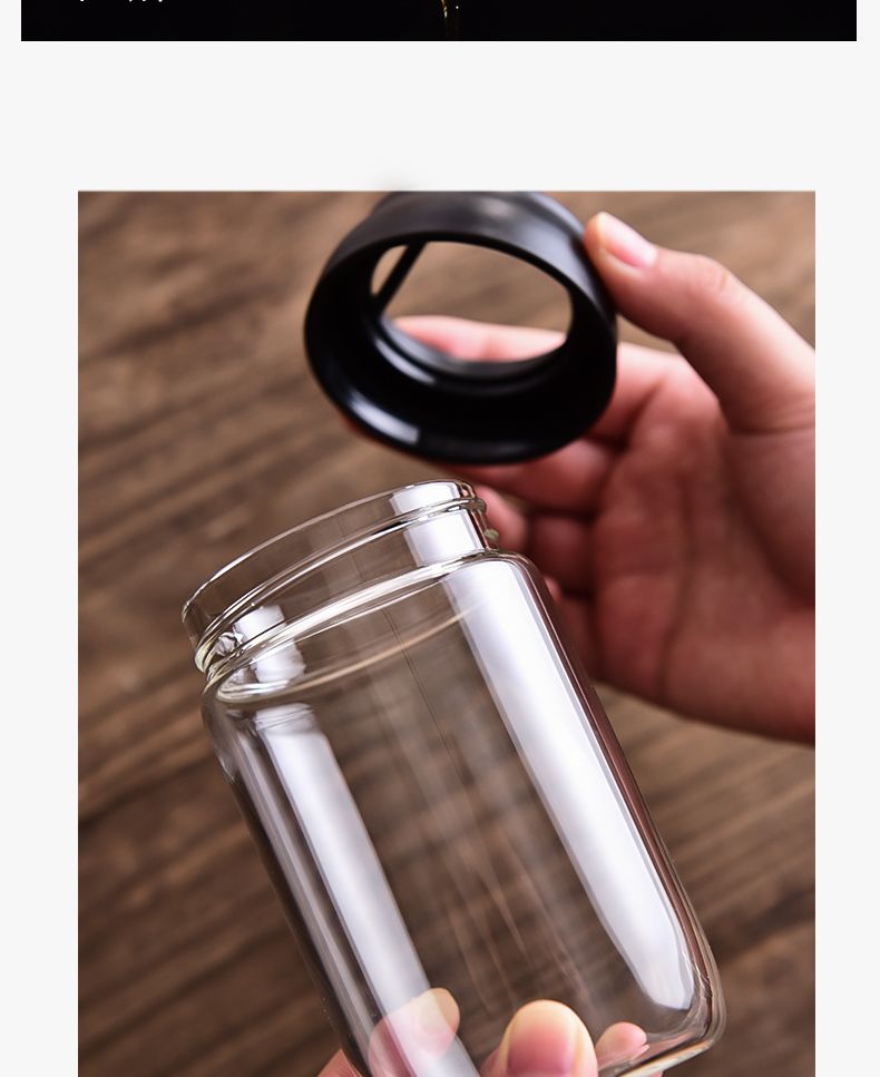 Glass seasoning bottle, kitchen household salt, monosodium glutamate with spoon, seasoning jar, sugar jar, seasoning box Application Scenario