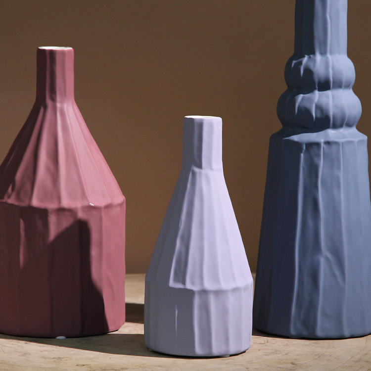 Factory direct sales of creative ceramic vase ornaments, Nordic Morandi small-mouth ceramic art flower bottle vases Item Picture
