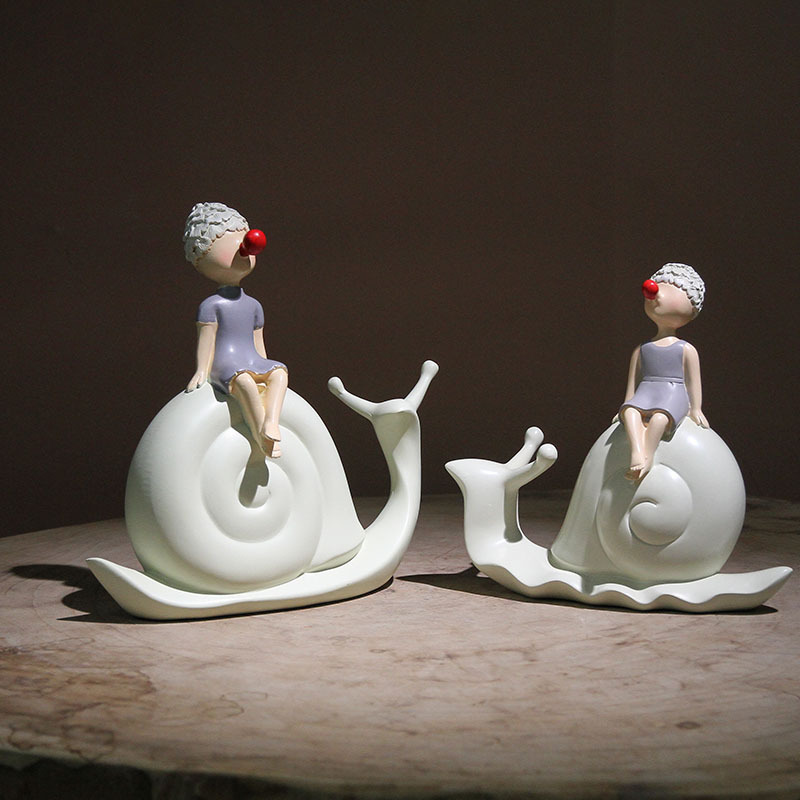 Creative and simple TV cabinet, study and living room, bubble-blowing girl ornaments, soft furnishings, artworks, home decorations, handicrafts