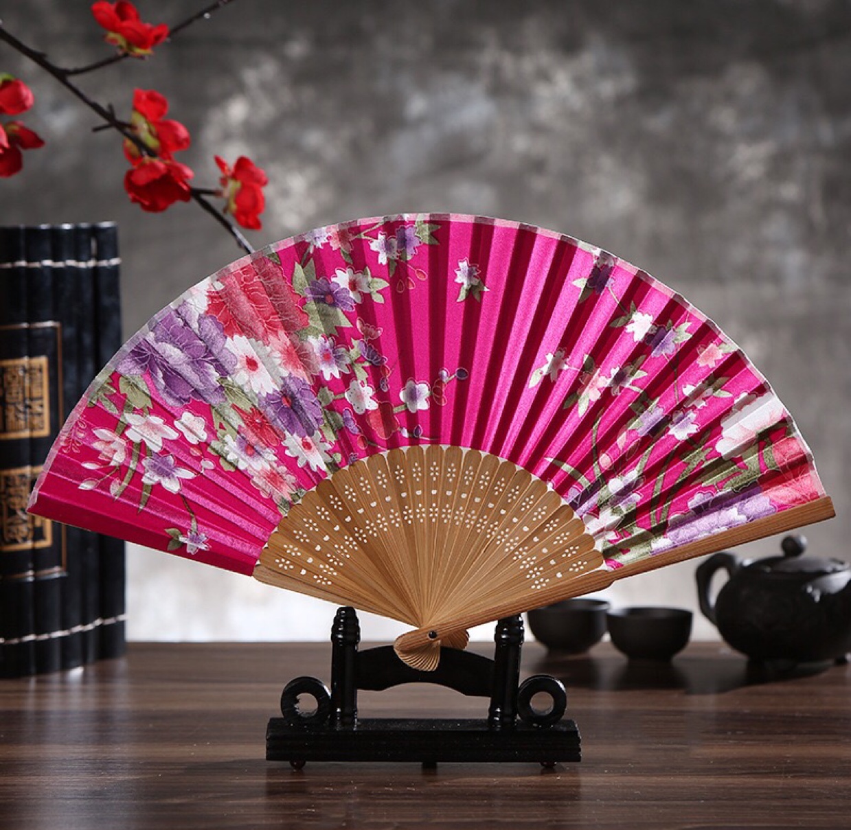 Color dingle lady folding fan, abanico de bambú