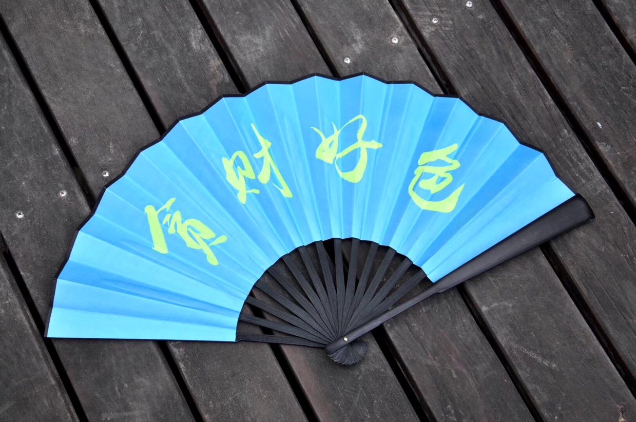 Nuevo arribo bundy fluorescente abanicos dominadores personalidad personalizado vintage abanicos luminosos influenciadores shak yin mismo estilo abanicos para hombres y mujeres Application Scenario