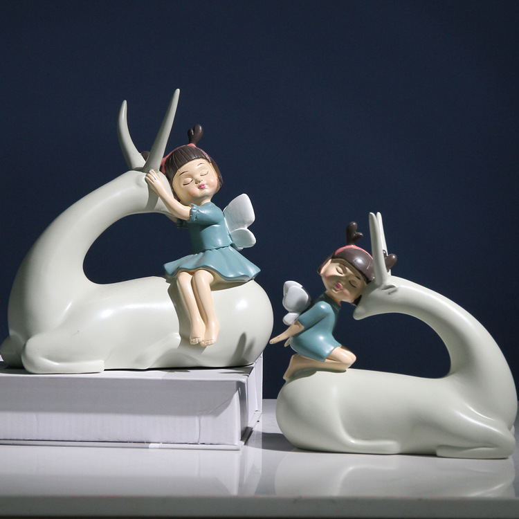 Factory direct sales of cartoon deer girls, girlish resin animal ornaments, modern, fashionable, simple and creative decorative items