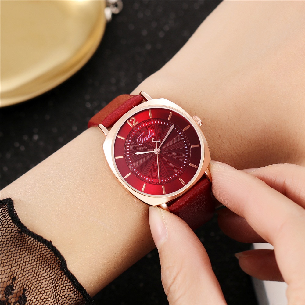 Square Shell Belt Watch Women Simple Fashion Quartz Watch Temperament Student Business Atmosphere Casual Korean Decorative Watch Application Scenario