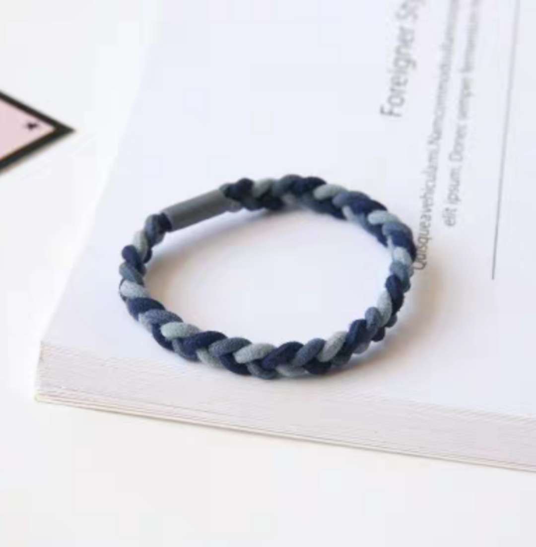 Korean fresh and clean basic high-elasticity hair tie braided hair rope tied into a ponytail, simple base hair band, unique headwear, three-color braid rubber tube Application Scenario
