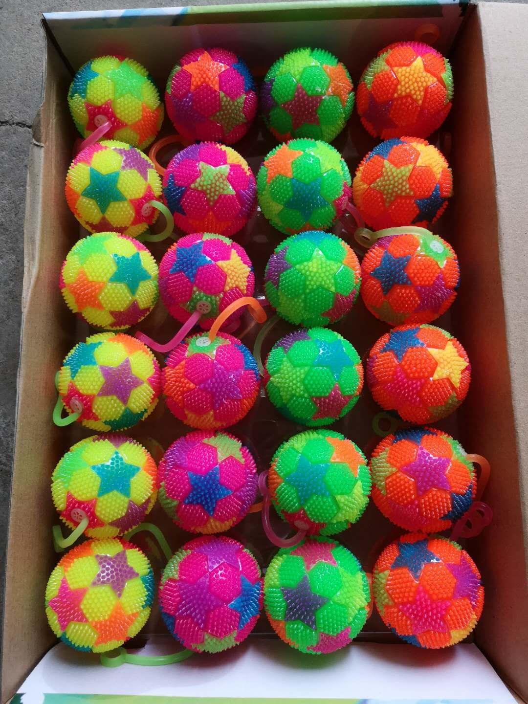 地摊热卖6.5按摩球炫彩球！！详情图8