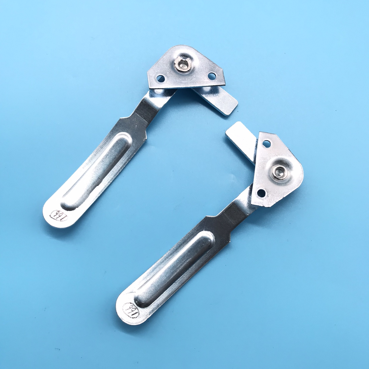 Shuzan German craftsmanship nail clipper set, daily hardware, old-fashioned steel window accessories, iron window handle, magnetic clip, wind support and shield Application Scenario