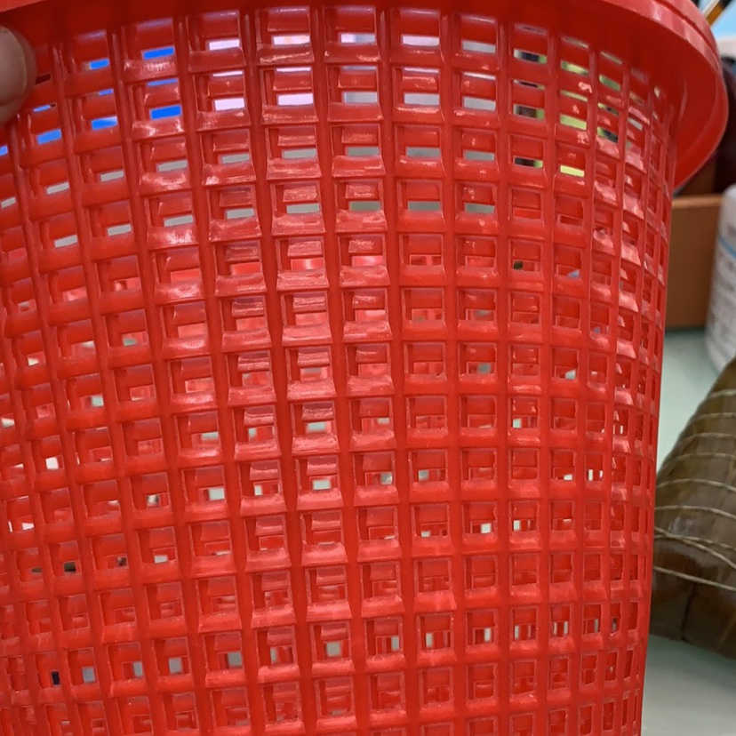 Hongwei Plastic garbage bins, cups, storage boxes and laundry baskets factory direct sales
