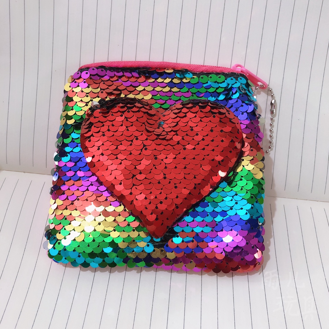 10cm亮片贴心钱包毛绒零钱包 正方形亮片钱包爱心产品图